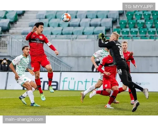 马赛客场战术侧重快速反击，利用锋线球员个人能力突破