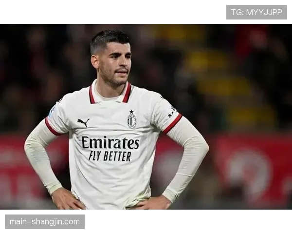 科莫快速边路突击和定位球制造威胁 战术执行度拉满 科莫快速边路突击和定位球制造威胁 战术执行度拉满